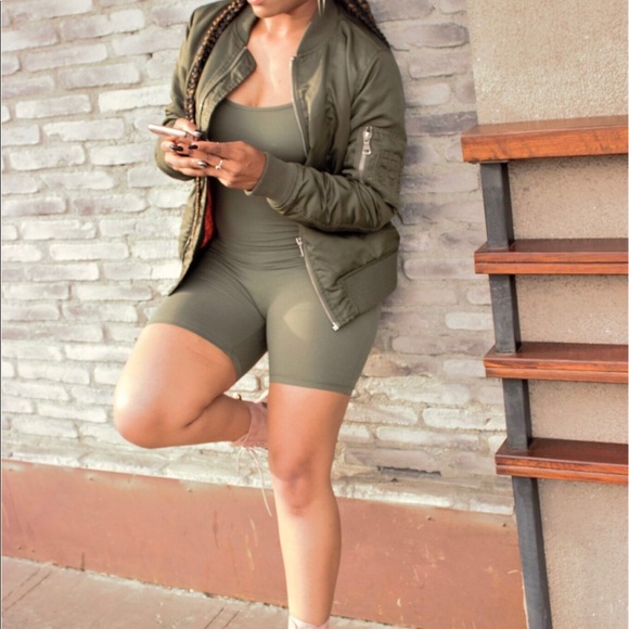 💚 “West” Basic Romper - OLIVE - Picture 7 of 7